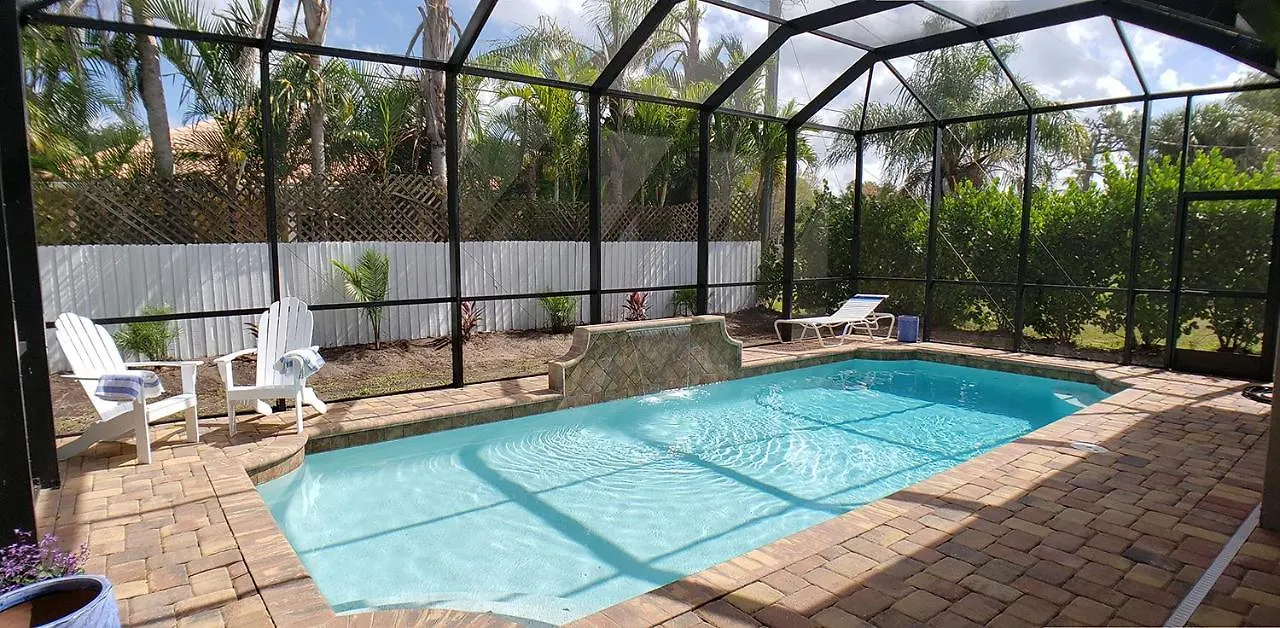 Holiday home Perfect - Saltwater Pool - 2 Master Br - 3 Br3ba *