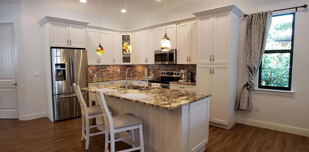 Perfect - Saltwater Pool - 2 Master Br - 3 Br3ba