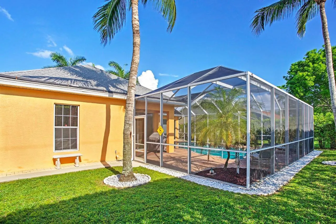 With Pool, Extended Welcome! North Naples